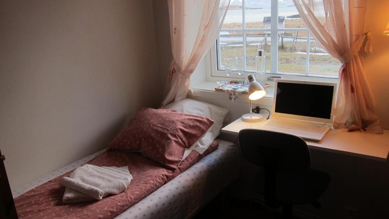 Heloise'S Accommodation Fredvang Extérieur photo