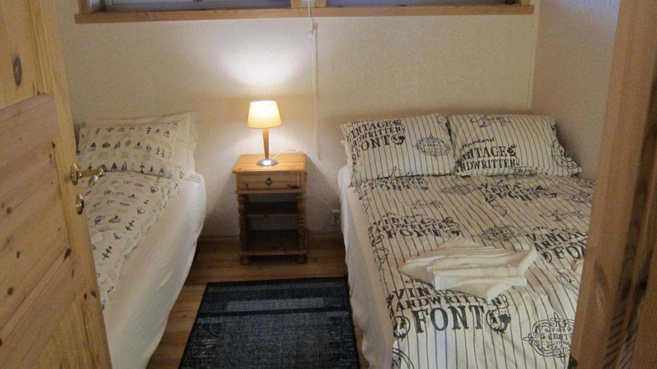 Heloise'S Accommodation Fredvang Extérieur photo